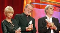 Ingrid Steeger (l) Horst Jüssen (r) und Wichart von Roëll (M) beim Deutschen Comedypreis 2003.