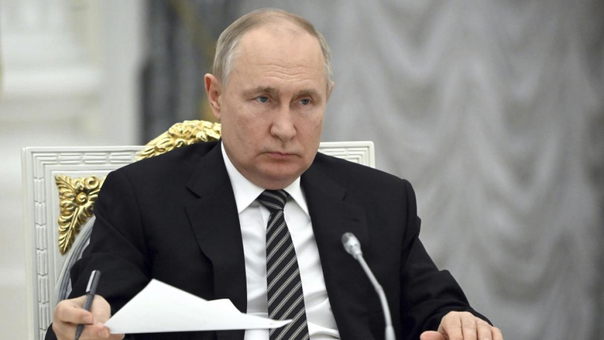 Wladimir Putin gehen offenbar die Helikopter aus. (Foto)