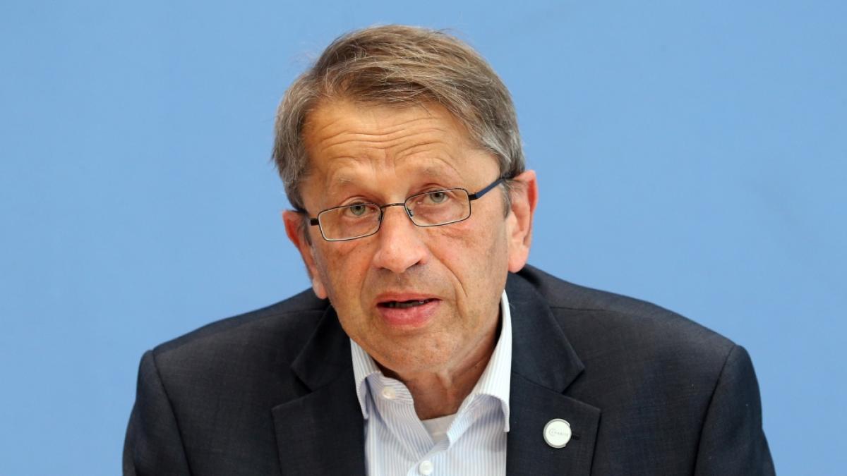 Heyo Kroemer, Vorsitzender des Corona-ExpertInnenrats und Vorstandsvorsitzender der Charit&eacute;. (Foto)