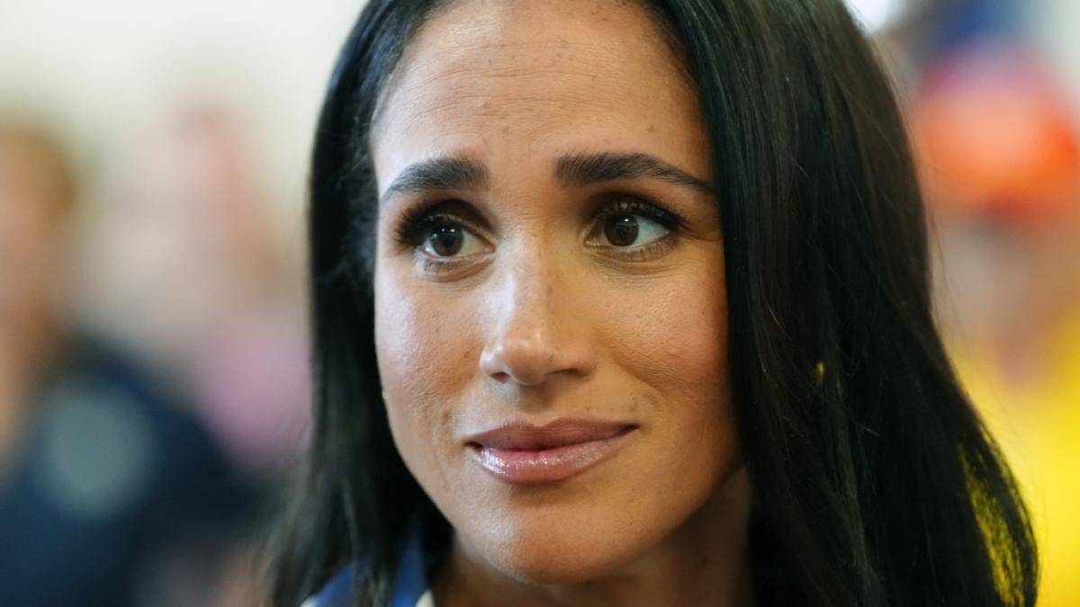 Herzogin Meghan (45) soll angeblich wegen eines besonderen TV-Engagements zur&uuml;ck nach England gekehrt sein. Neue Infos stellen dieses Ger&uuml;cht nun infrage.&nbsp; (Foto)