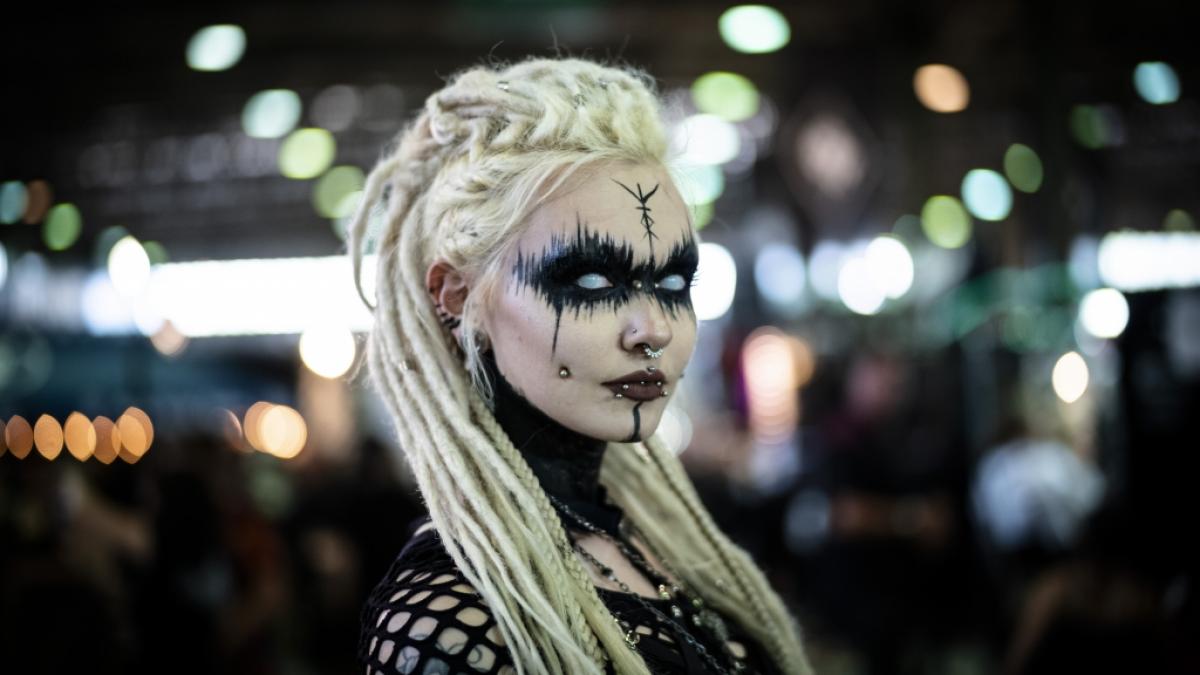 Alexia aus Caen (Frankreich) war beim vorerst letzten Wave-Gotik-Treffen in Leipzig 2019 pers&ouml;nlich dabei. (Foto)