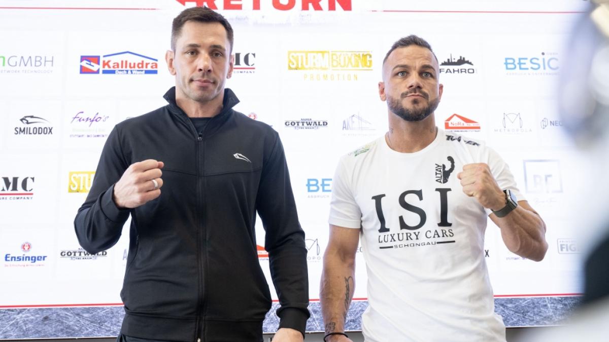 Felix Sturm (l.) und S&uuml;kr&uuml; Altay bei einer Pressekonferenz im Februar 2023. (Foto)