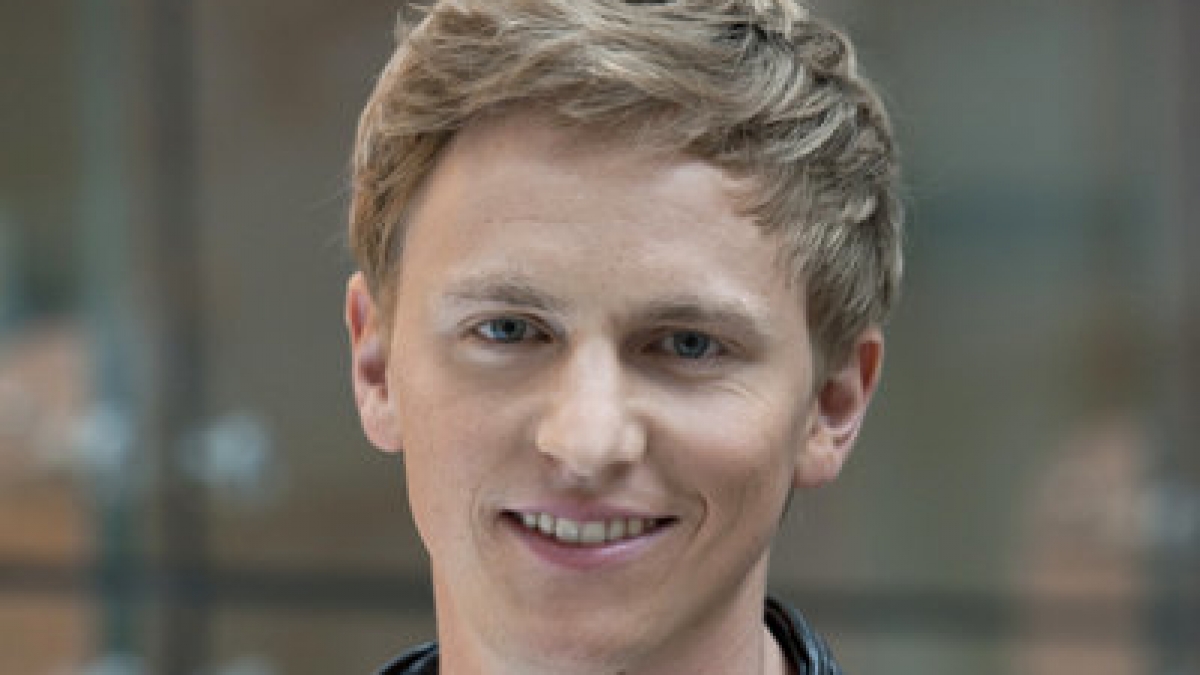 Mit Anfang 30 hat es Moderator Jochen Breyer schon geschafft, das Gesicht des "ZDF Sportstudios" zu werden. (Foto)