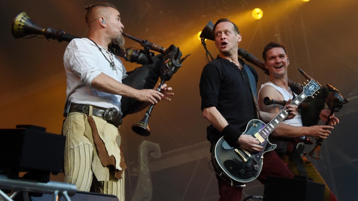 In Extremo trauern um ihren ehemaligen Band-Kollegen Boris Pfeiffer (links im Bild). (Foto)