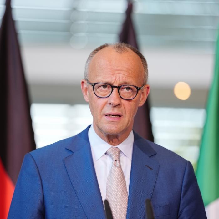 Ablenkungsmanöver? Kanzler erzürnt mit Video-Botschaft zur WM 