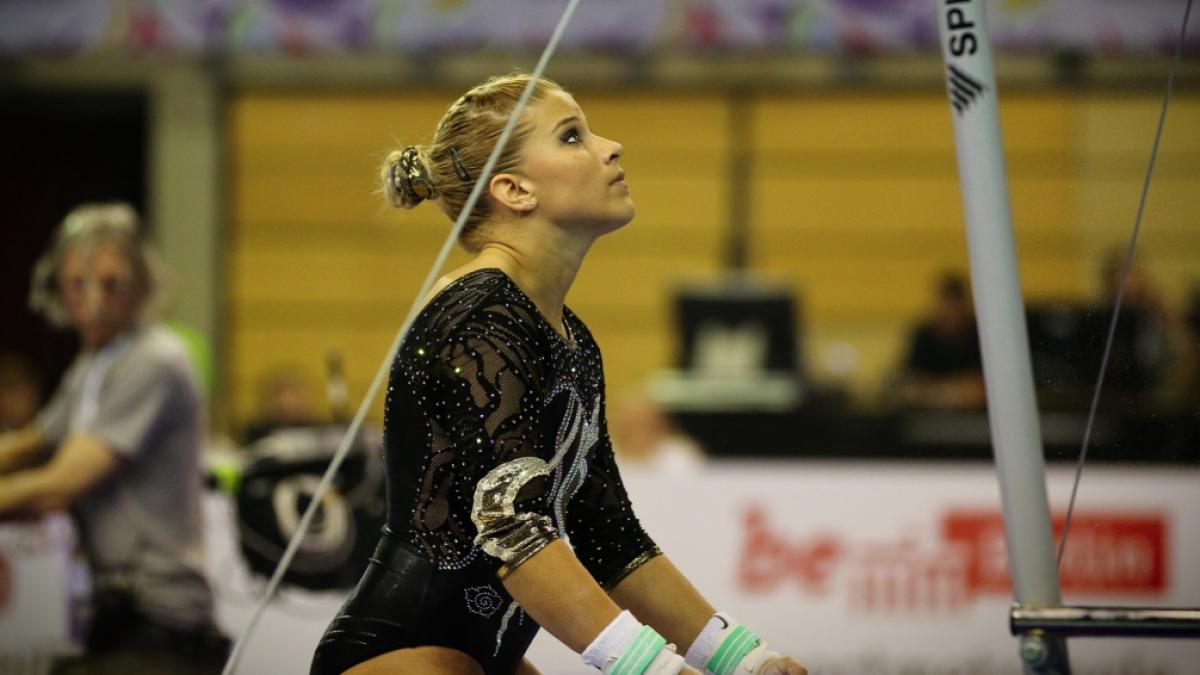 Turnsport-Star Elisabeth Seitz. Die Erfolgsturnerin setzte bei der EM in Basel zuletzt ein starkes Zeichen mit einem besonderen Anzug. (Foto)