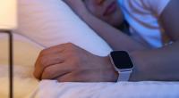 Mithilfe von Smartwatches lassen sich bestimmte Schlafmuster erkennen. Doch oft mangelt es beim Tracking an Genauigkeit.