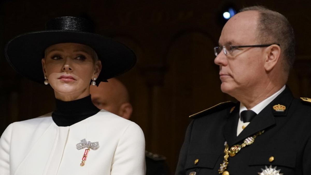 In der &Ouml;ffentlichkeit wirken Prinzessin Charl&egrave;ne von Monaco und F&uuml;rst Albert II. eher distanziert und unterk&uuml;hlt als einander zugetan. (Foto)