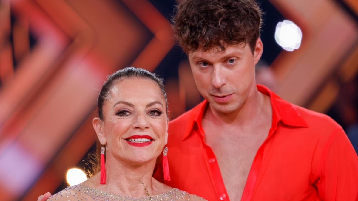 Christine Neubauer und Valentin Lusin sind beim "Let's Dance"-Partner-Switch in Show 8 nicht mehr dabei (Foto)