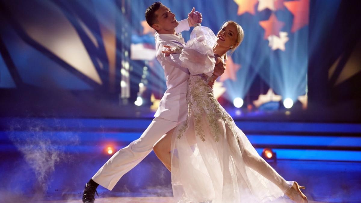 Janin Ullmann und Zsolt S&aacute;ndor Cseke z&auml;hlen mit durchschnittlich 24,67 Punkten pro Tanz zu den Favoriten der aktuellen Staffel. (Foto)