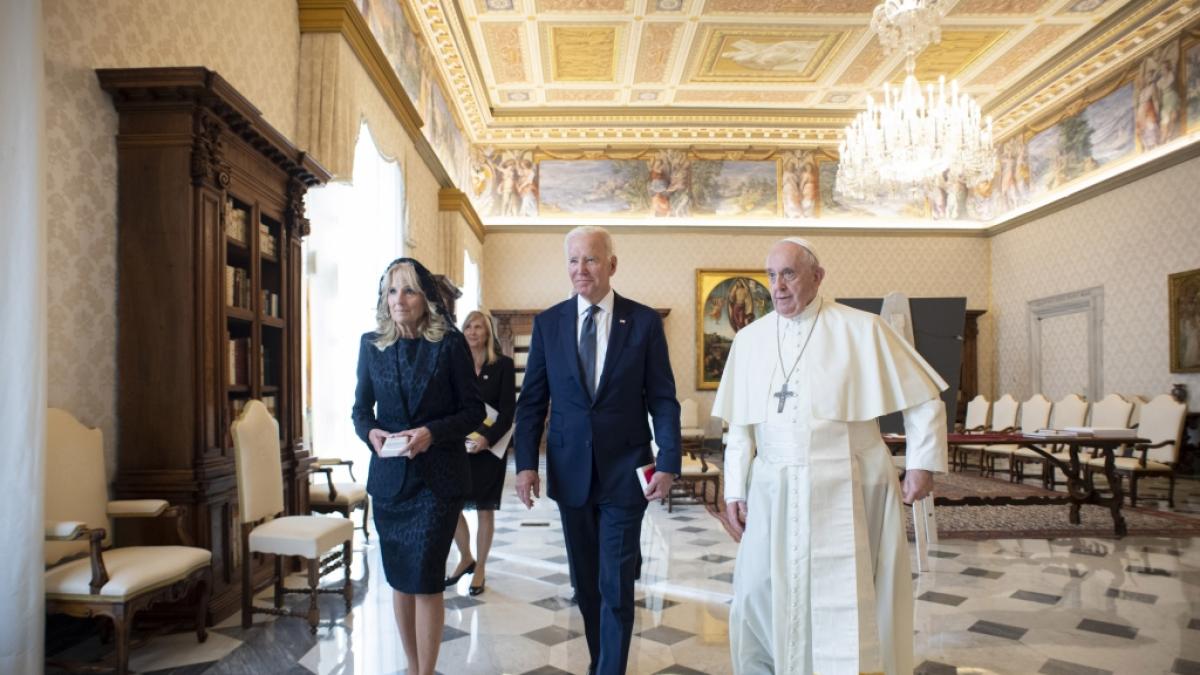 Die Papst-Audienz von Joe Biden sorgte f&uuml;r bizarre Ger&uuml;chte im Netz. (Foto)