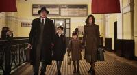Richard (Ronald Zehrfeld) und Claire Kornitzer (Johanna Wokalek) sind entschlossen, ihre Kinder Georg (Moritz Hoyer) und Selma (Lisa Marie Trense) in Sicherheit zu bringen in dieser Szene des ZDF-Zweiteilers 