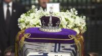 Der Koh-i-Noor-Diamant auf der Krone von Queen Mum soll angeblich verflucht sein.