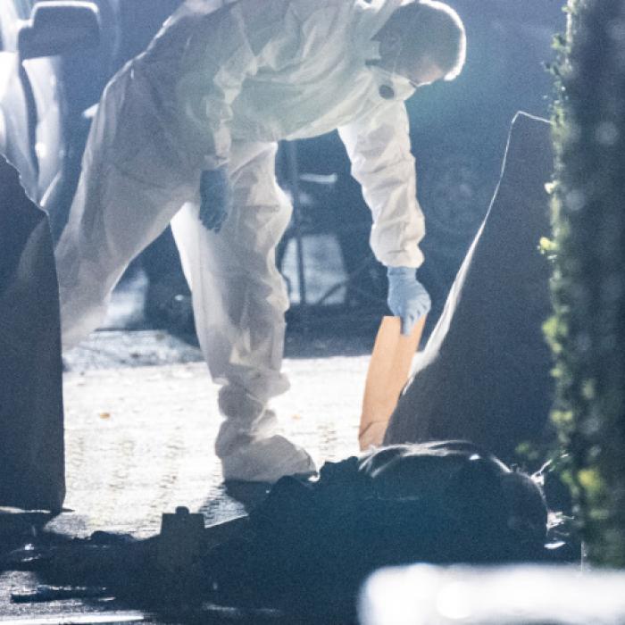 Mann (56) in Frankfurt auf offener Straße erschossen - Täter flüchtet