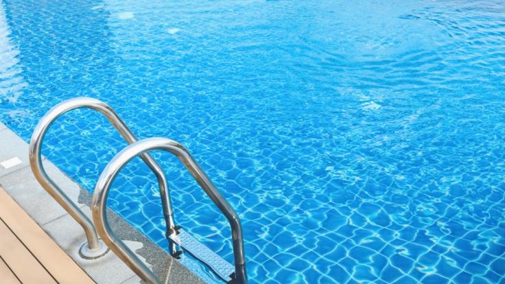 In Mannheim wurde eine 15-Jährige im Schwimmbad befummelt.