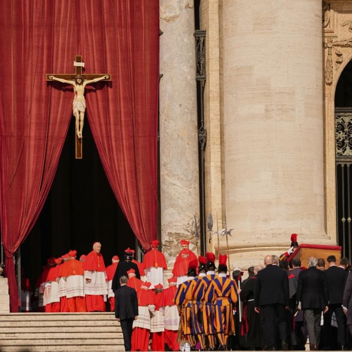 Lebender Nostradamus prophezeit schockierendes Weltuntergangs-Szenario