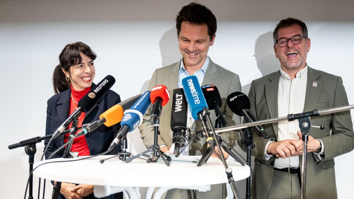 Linke, SPD und Gr&uuml;ne einigen sich in Berlin auf Sondierungspapier. (Foto)