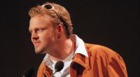 In den 90er-Jahren begann Stefan Raab seine TV-Karriere beim Musiksender Viva. Während dieser Zeit bekam 1997 auch den Echo als Produzent des Jahres für sein Album 