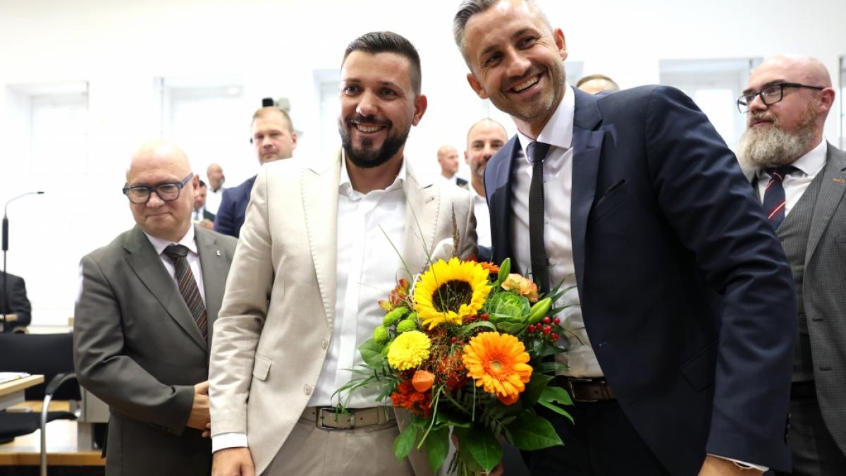 Tobias Rausch ist jetzt der protokollarisch rangh&ouml;chste Politiker in Sachsen-Anhalt: Nach ihrem Wahlsieg im September stellt die AfD nun den Landtagspr&auml;sidenten. (Foto)