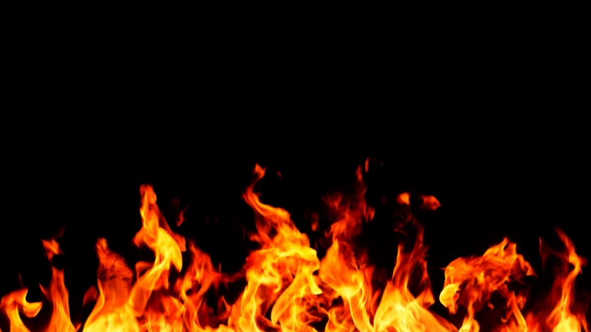 Ein Restaurantangestellter ging beim Putzen in Flammen auf. (Symbolfoto) (Foto)
