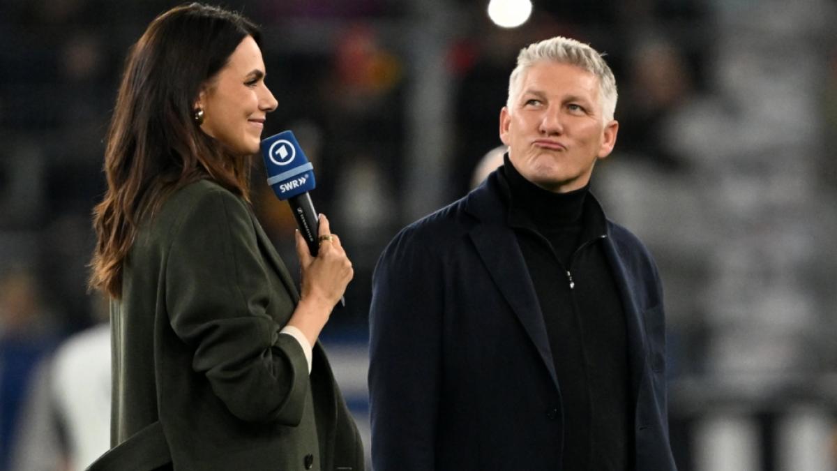 An ihren TV-Kollegen Bastian Schweinsteiger verliert Esther Sedlaczek nach der Fu&szlig;ball-WM keinen Gedanken mehr - jetzt hat die Sport-Moderatorin nur noch eines im Sinn. (Foto)