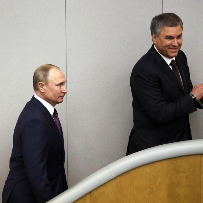 Wirbel um Kreml-Vorstoß - Duma-Chef will Putins Politiker zum Militärdrill schicken