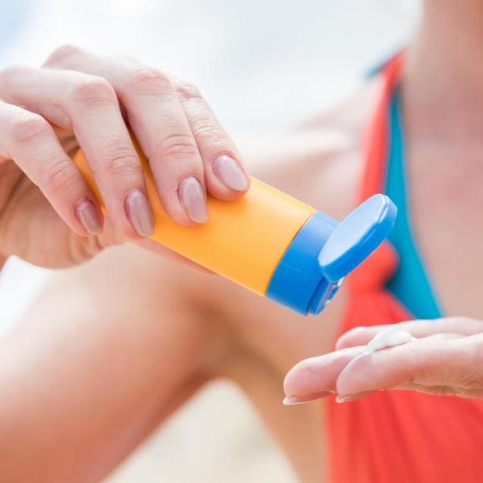 Alarm beim Sonnencreme-Test: Die teuersten Marken nur 