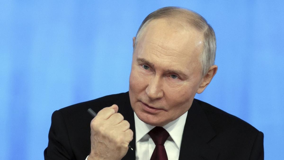 Bei seiner Jahrespressekonferenz musste Wladimir Putin sich eine kritische Frage gefallen lassen. (Foto)