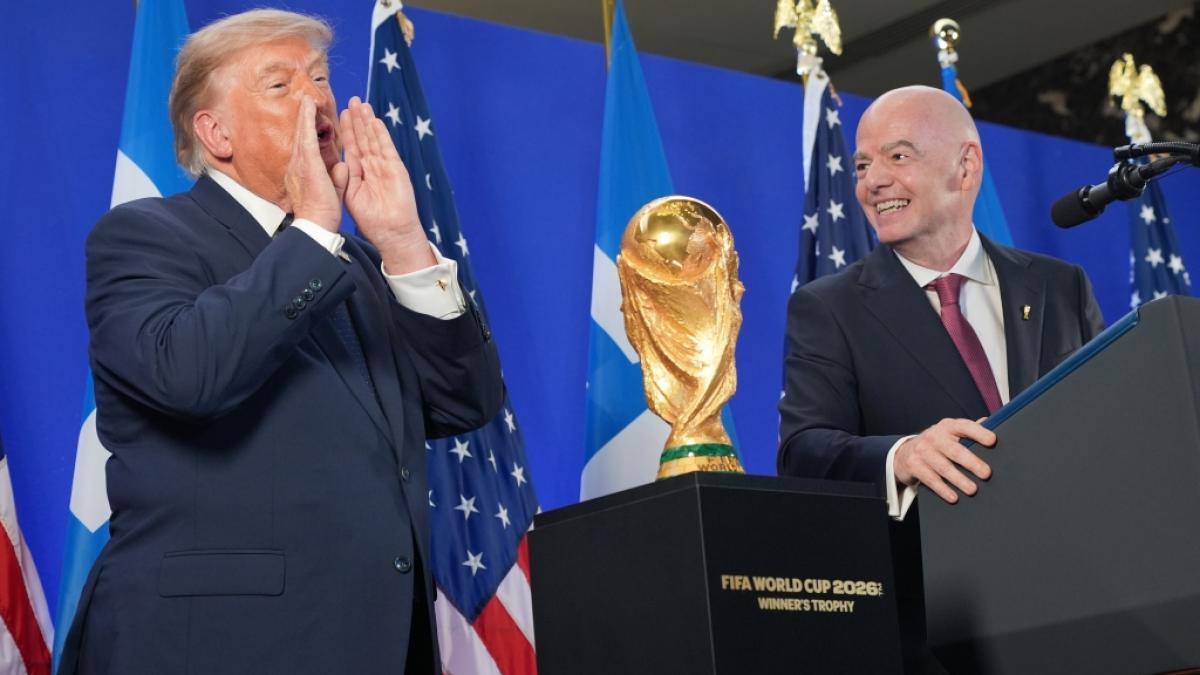 FIFA-Boss Gianni Infantino (r.) hatte kurz vor dem WM-Finale erneut nur Lob f&uuml;r US-Pr&auml;sident Donald Trump (l.) &uuml;brig. (Foto)