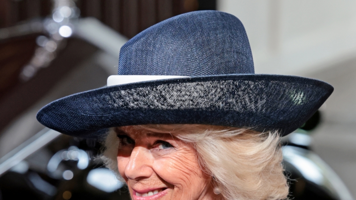 Herzogin Camilla hatte beim Jubil&auml;umskonzert zu Ehren ihrer Schwiegermutter Queen Elizabeth II. mit den Tr&auml;nen zu k&auml;mpfen. (Foto)