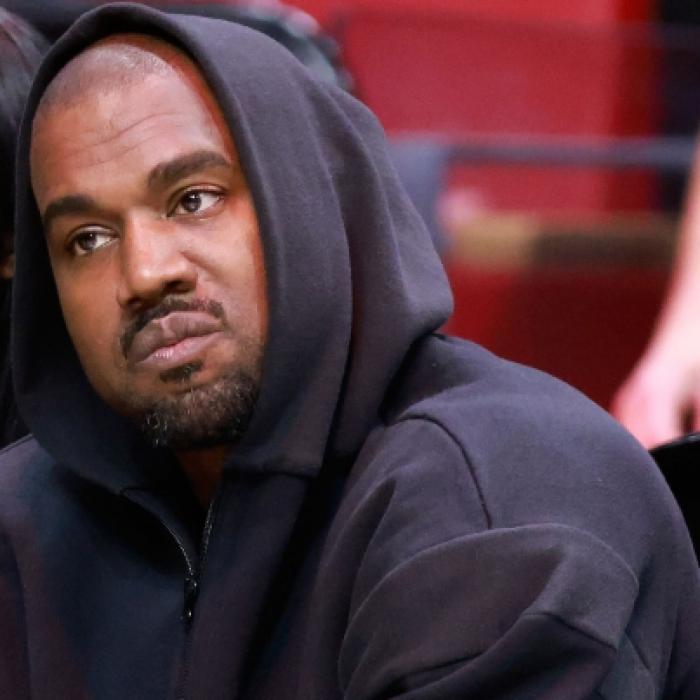Blankes Entsetzen im Disneyland: Was hat die Kanye-Frau noch an?
