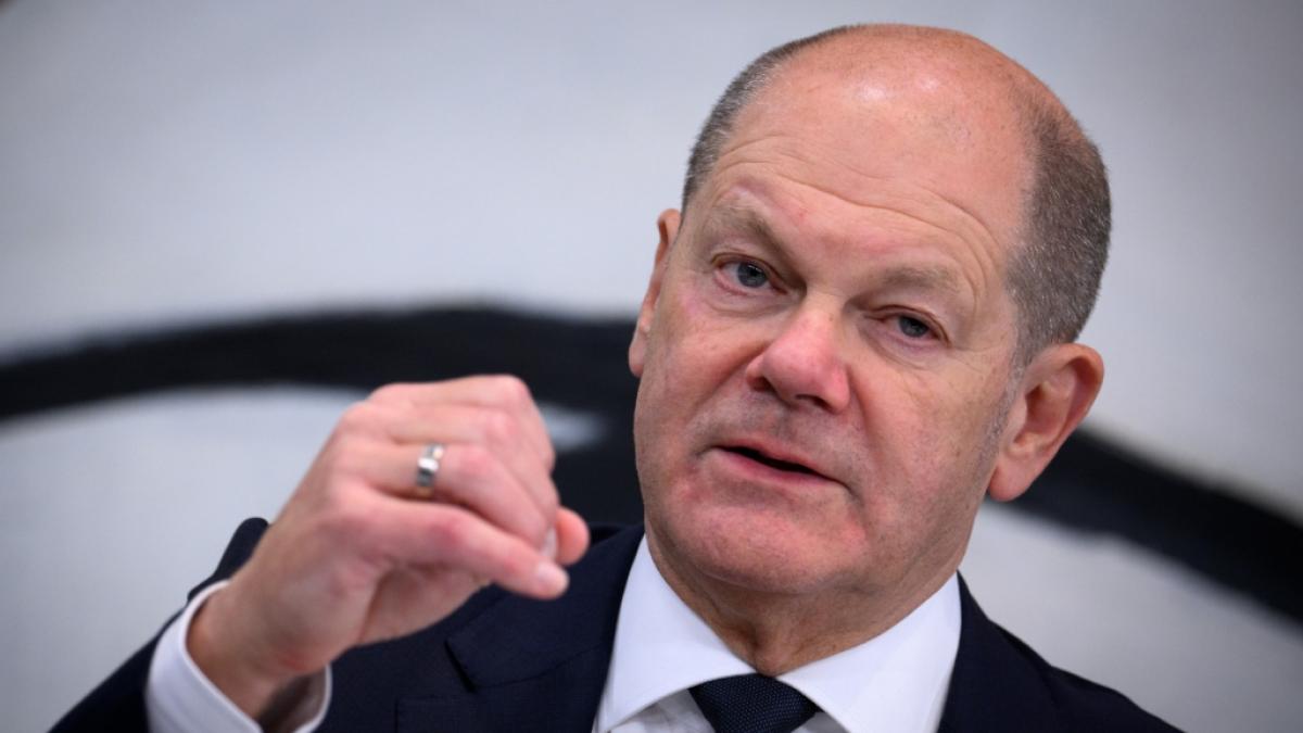 Bundeskanzler Olaf Scholz ber&auml;t sich mit den Ministerpr&auml;sidenten der L&auml;nder am 6. M&auml;rz 2024 beim Bund-L&auml;nder-Gipfel. (Foto)