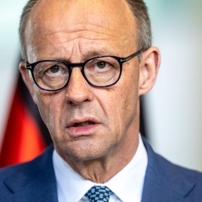 Bundeskanzler Merz verurteilt 