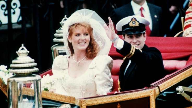 Prinz Andrew heiratet die bürgerliche Sarah Ferguson.