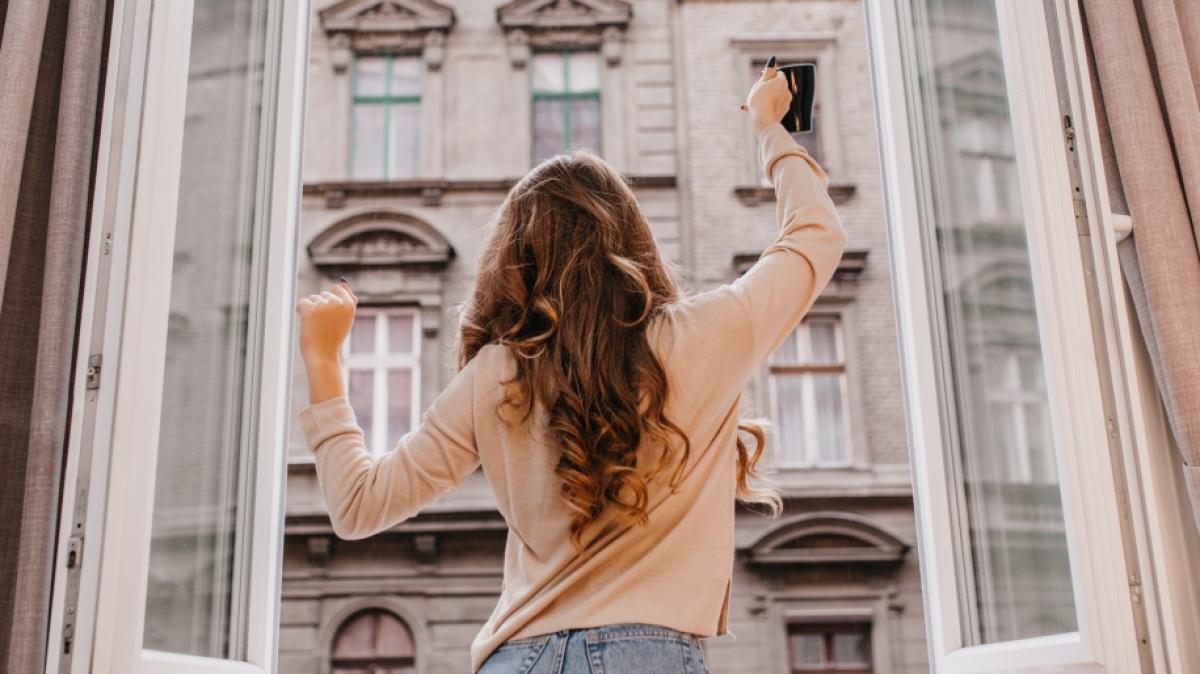 Eine junge Frau ist beim Feiern aus einem Fenster gest&uuml;rzt. (Foto)