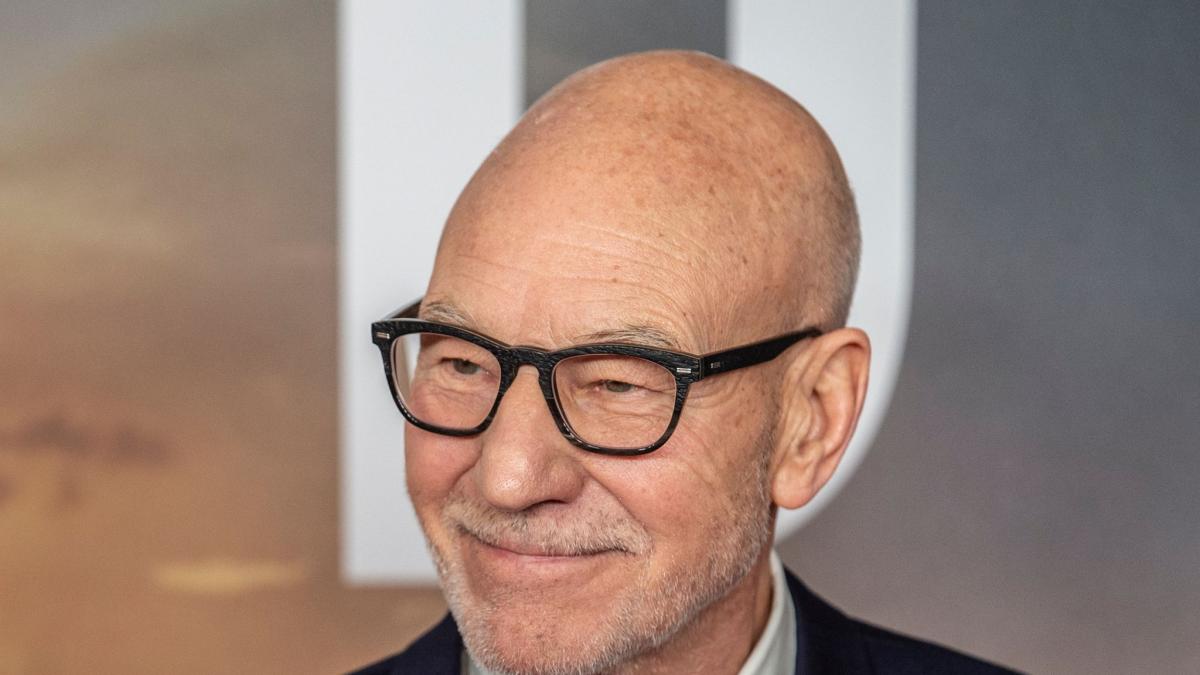 Sir Patrick Stewart ist im Alter von 86 Jahren gestorben. (Foto)