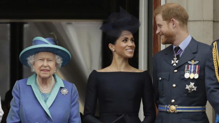 Nach dem Interview von Meghan Markle und Prinz Harry hat Queen Elizabeth II. ein Krisengespräch einberufen.