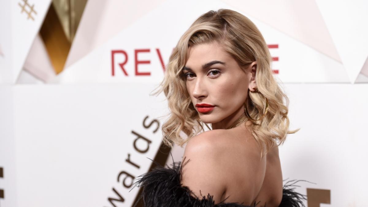 Supermodel Hailey Bieber posiert f&uuml;r "Victoria's Secret" in hei&szlig;en Spitzen-Dessous. (Foto)