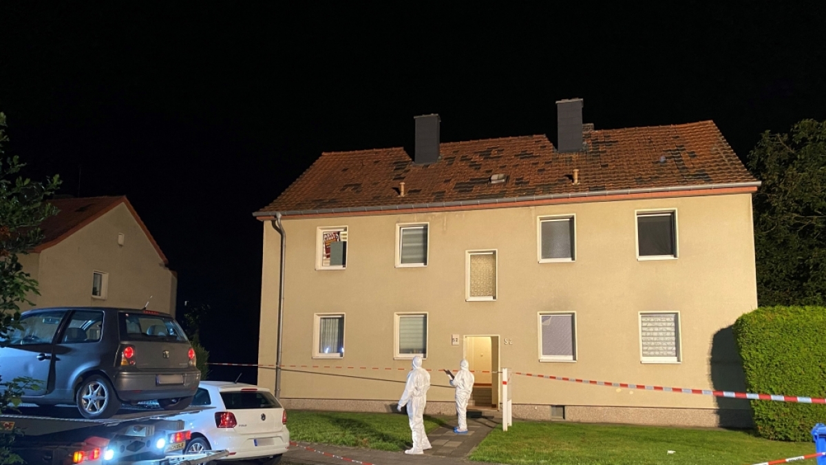 Ein 47 Jahre alter Mann soll am Sonntagabend in H&uuml;ckelhoven einen 37-J&auml;hrigen mit dem Schwert get&ouml;tet und einen 57-J&auml;hrigen verletzt haben. (Foto)
