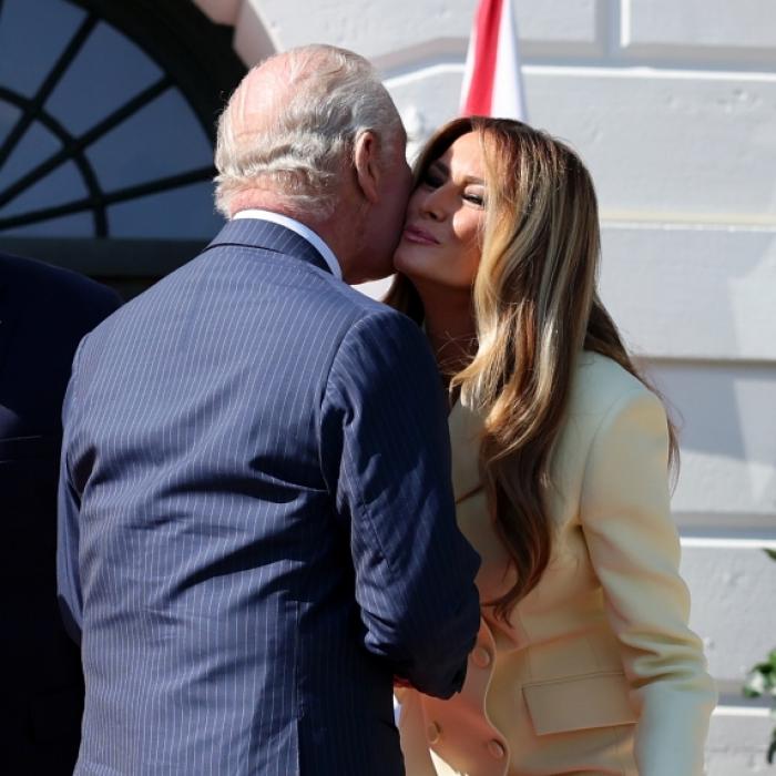 Foto spricht Bände - First Lady lacht mit König Charles 