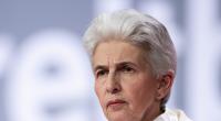 Marie-Agnes Strack-Zimmermann erhebt bei 