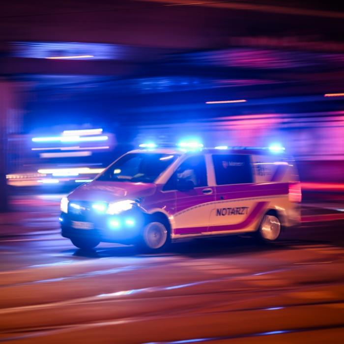 Kind (3) auf Landstraße gelaufen und gestorben
