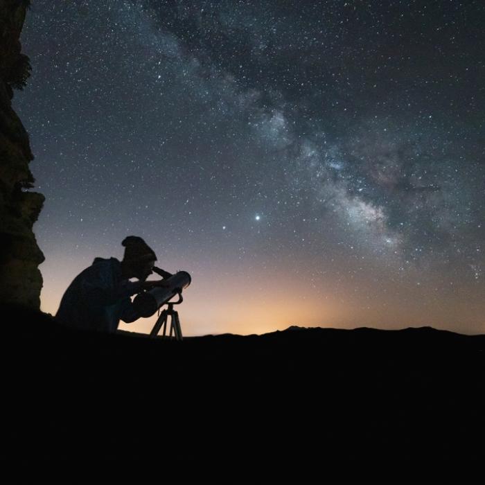 XXL-Asteroid, Keuscher Wurmmond und Co.! Die Astro-Events im März