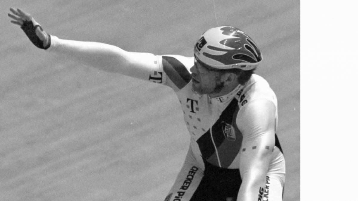 Der Chemnitzer Bahnradsportler Michael H&uuml;bner feierte in den 1990er-Jahren gro&szlig;e Erfolge. Jetzt ist der siebenmalige Weltmeister gestorben. (Foto)