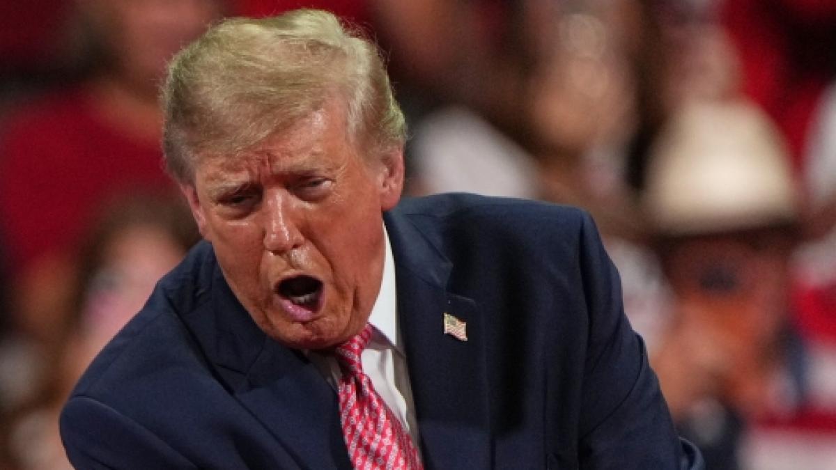 Donald Trump (80) steuert laut aktuellen Umfrage-Ergebnissen auf ein historisches Tief zu. Kurz vor den Zwischenwahlen verlieren die Republikaner geh&ouml;rig an Zustimmung. (Foto)