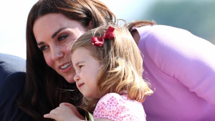 Kates kleiner Sonnenschein: Prinzessin Charlotte hat die Royals-Fans längst um den kleinen Finger gewickelt.