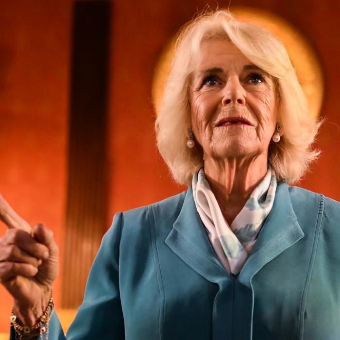 Prügel bis zur Bewusstlosigkeit! Königin Camilla unter Schock