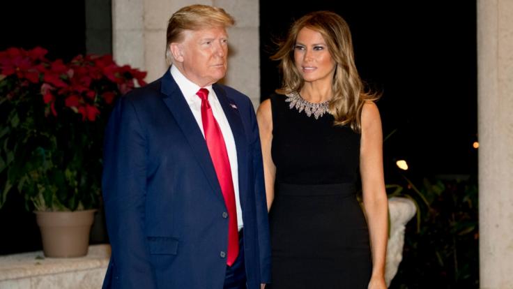 Muss Melania Trump sich Sorgen machen? Ihr Ehemann Donald Trump neckt derzeit leidenschaftlich eine andere Lady