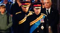Prinz William und sein jüngerer Bruder Prinz Harry bleiben trotz räumlicher Nähe weiter meilenweit voneinander entfernt - von Versöhnung will der britische Thronfolger offenbar nichts wissen.