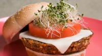 Auch Vegetarier essen Fleisch - Pflanzenfleisch.